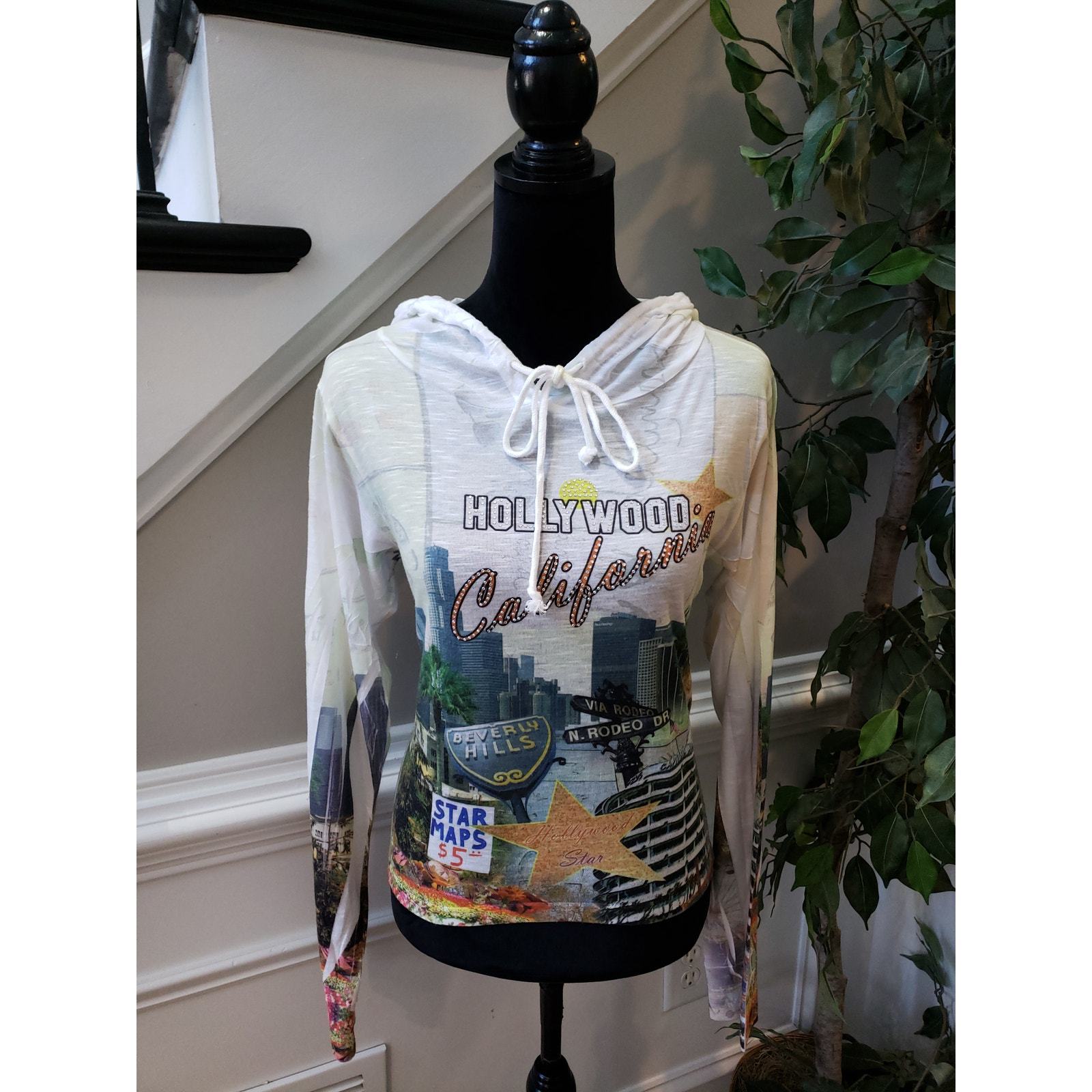 Women&#39;s Bookoontush M Hollywood California Graphic Hoodie Long Sleeve Top - $25.74