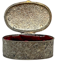 Vtg Silver Plated Trinket Jewelry Box 3.25" Oval Filigree Acanthus Leaf Design image 3