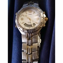NWOT unisex Timex indiglo silver watch - £46.54 GBP