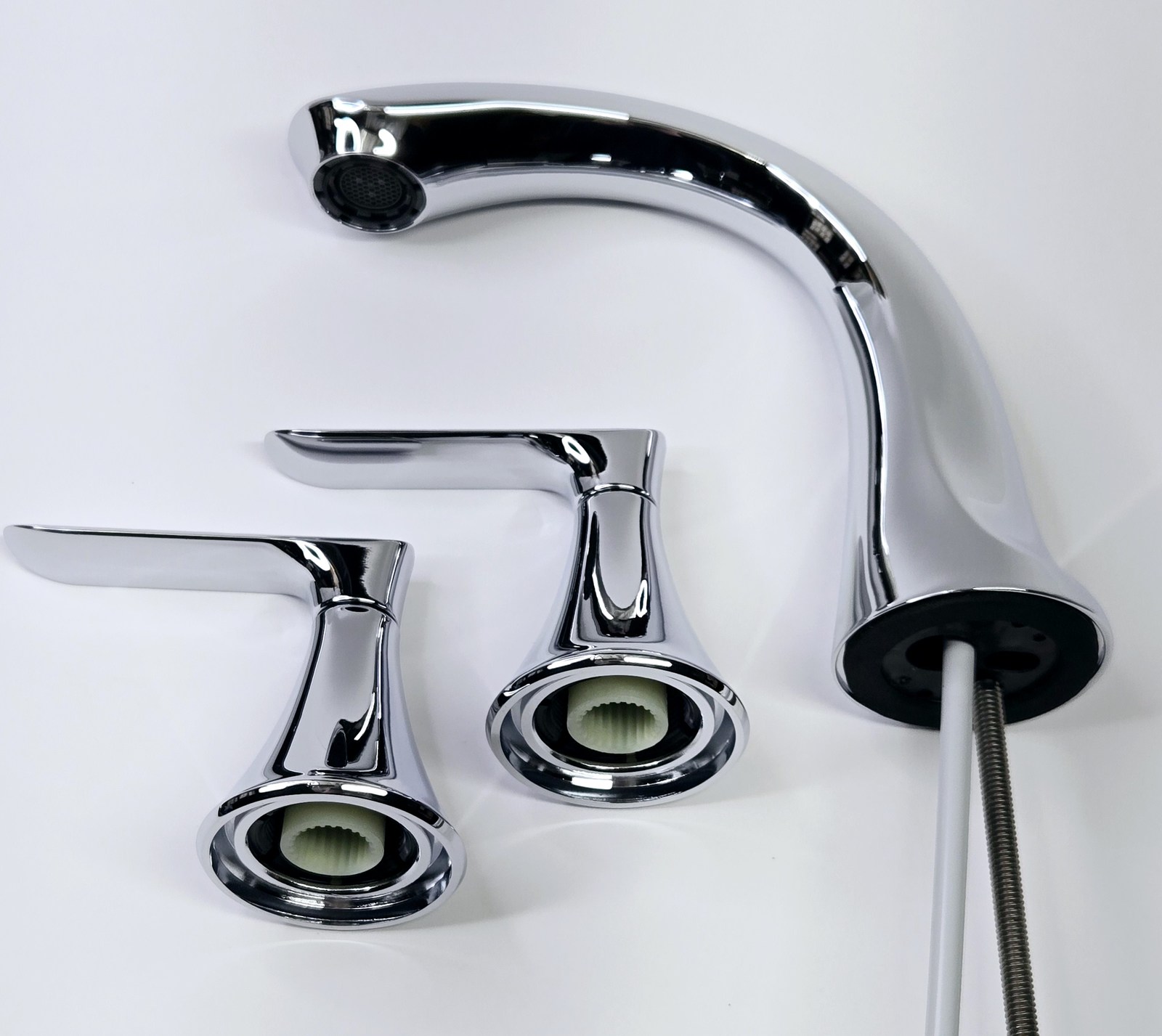 Moen 84517 Findlay 8&quot; Widespread Bathroom Faucet - Chrome - $58.90