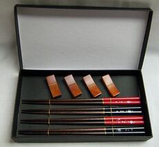 Chop Sticks w/ Wooden Rests Set For 4 New Enamel Flowers Presentation Gi... - $22.31 CAD