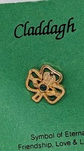Vintage oldstock irish celtic claddagh shamrock goldtone clutch lapel pin - £7.56 GBP