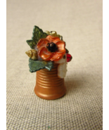 Vintage Resin Thimble With Flowers - €12,05 EUR