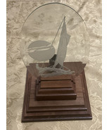VTG Oval Etched GLASS SUNCATCHER OAK WOOD STAND Sailboat Ocean Candle Ho... - £18.46 GBP