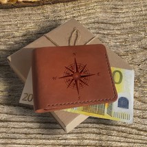 Mens Wallet Compass. Personalized Leather Wallet. Mens Wallet Compass Engraving. - £35.39 GBP
