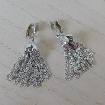 Sarah Coventry Vintage Clip-On Earrings Silver Dangle Scroll Chain Tassel Fringe - £9.31 GBP