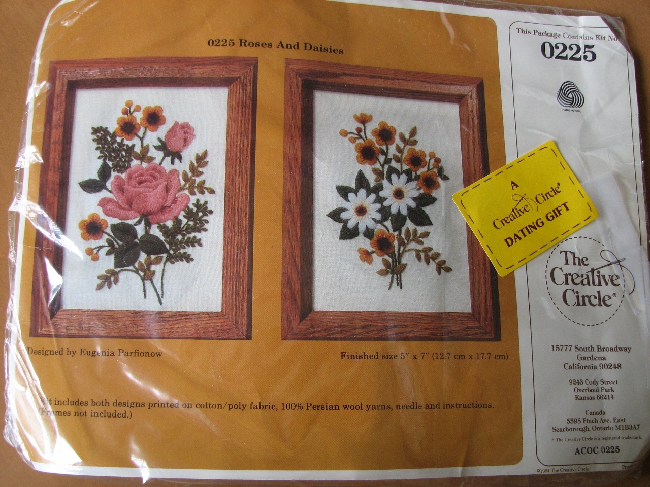 Vintage Creative Circle Kit 0225 - Roses and Daisies, Printed Fabric, Wool Yarn - $9.97