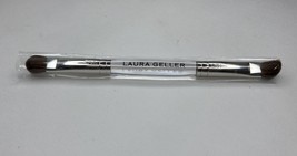 Laura Geller Brush Double Ended Eye Shadow for Eyelid and Crease - $205.57 MXN