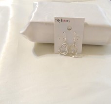 Style & Co. 1-1/4" Silver Tone Teardrop Dangle Drop Fish Hook Earrings F147 - £8.41 GBP