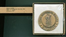 ARMY NATIONAL GUARD RECRUITER BADGE (SENIOR) IN BOX DATED 1983 - $3.81