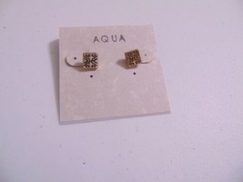 Aqua 1/2&quot; Gold Tone Etched Stud Earrings N514 - £5.07 GBP