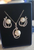 New In Box Faux Pearl Simulated Diamond Earring &amp; Necklace Set 7.5&quot; - £80.42 GBP