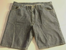 Wrangler Relaxed Fit Denim Jean Shorts Men&#39;s Size 44 REG Blue 5-Pocket - £15.60 GBP