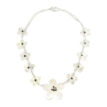 Summer Love on the Beach White Mother of Pearl Daisy Flower Beaded Necklace - $17.41