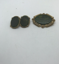 Vintage Brooch &amp; Clip Earrings Set Green Bakelite Signed Star - £15.52 GBP
