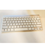 Apple A1314 Wireless Keyboard   White Keys Aluminum Metal Base 2 AA - £19.45 GBP