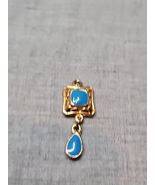 Trifari Gold Tone Blue Square Charm/Pendant Vintage - $128.22 MXN