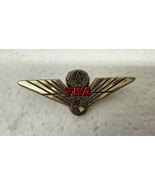 Vintage TWA TRANS WORLD AIRLINES PILOT WINGS Pin Tuckahoe NY USA - $9.67 CAD