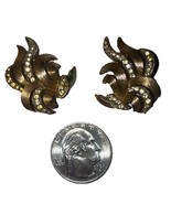 Vintage Alfred Philippe Trifari Wave Crystal Gold Tone Clip On Earrings - $890.46 MXN