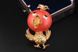 Vintage Signed Ciner Bird Brooch Coral Red Enamel Gold Tone Adorable Whi... - $2,235.83 MXN