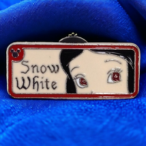 Disney Trading Pin Snow White Rear View Mirror Princess - £7.11 GBP