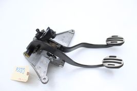 02-06 MINI COOPER S M/T MANUAL CLUTCH & BRAKE PEDAL ASSEMBLY Q8906 image 9