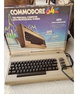 Commodore 64 key board, Power Supply , Slip Cover &amp; BOX Cable Powers On ... - €192,88 EUR