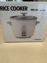 Zojirushi NHS-06 3-Cup Uncooked Rice Cooker, White -WB New Open Box - €12,26 EUR