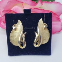 Vintage Emmons Curled Leaf Gold Tone Clip On Costume Earrings - $12.95
