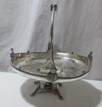 Middletown Plate Co Triple Silverplated Presentation bride basket Whippet hoofs - £79.93 GBP