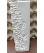 New in Box Kaiser Porzellan “Alassio” 654 R Vase – Fine German Bisque Po... - $131.16 CAD