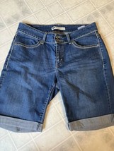 Levi’s Women’s Cuffed Bermuda Denim Jean Shorts - Size 10 (30W x 9.75L) - £19.65 GBP