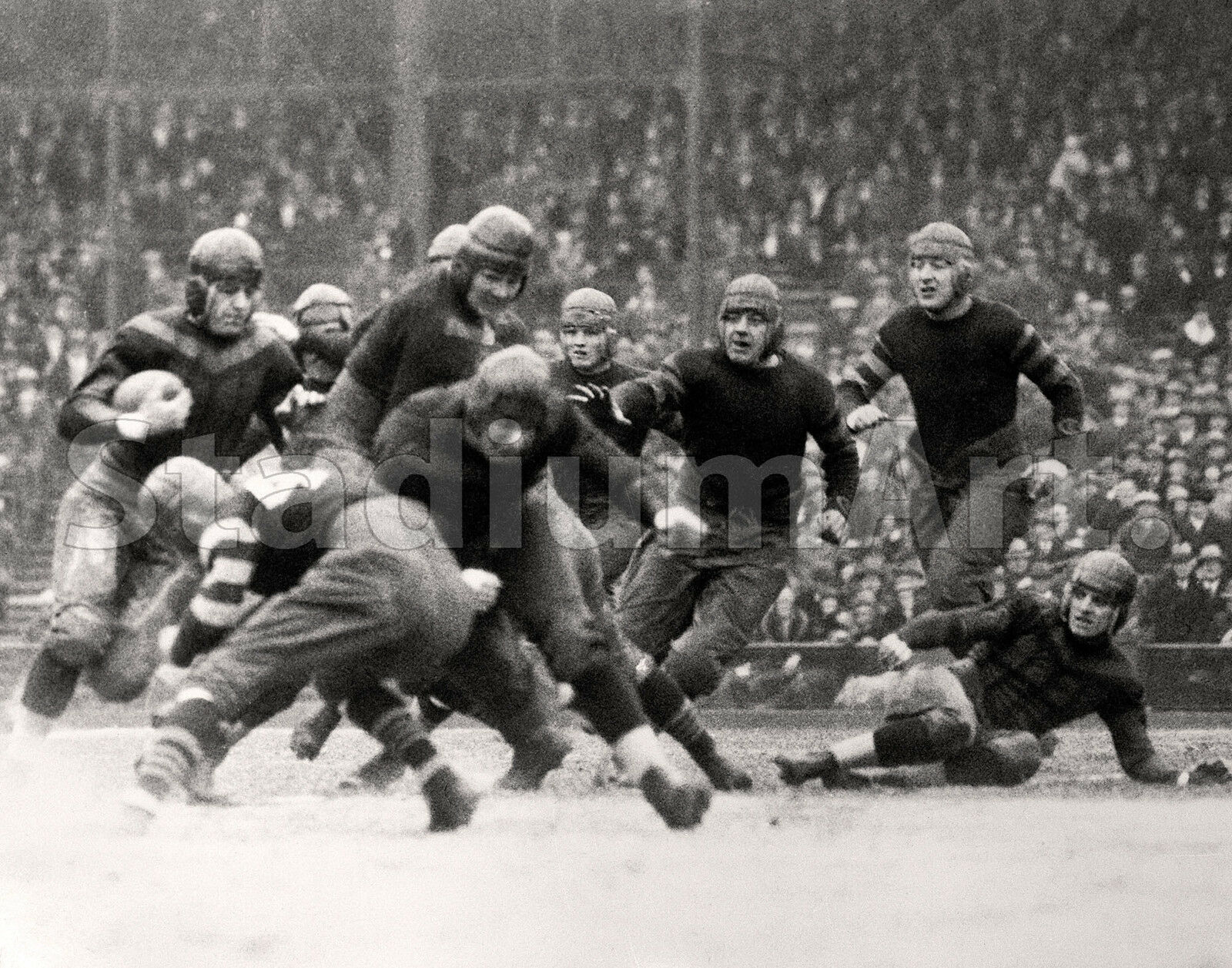 Primary image for Red Grange Chicago Bears NFL Football Photo 11"x14" Print 4 Running Around