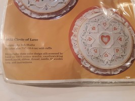 Creative Circle Needlecraft Circle of love # 0832 - £11.76 GBP