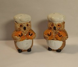 Owl Chefs Bakers Salt and Pepper Shakers Brown Orange Vintage Apron - £12.17 GBP