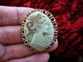 (CM6-4) Hair Ponytail Woman Pale Green Cameo Brass Pin Pendant Jewelry Necklace - £25.84 GBP