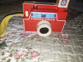 Vintage Fisher Price Changeable Picture Disc Camera With One Disc - $9.89