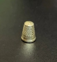 Monopoly Thimble Deluxe Edition GOLD TONE Mover Tokens Replacement Game Parts - £3.09 GBP