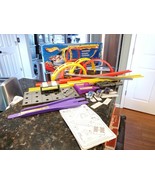 HOT WHEELS Twisting Truck Trials 2001 Original BOX Stunt Loop Racing Inc... - $60.95 CAD