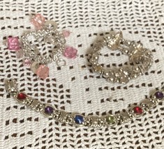 Christmas Stretch ~ Bead Bracelet ~ Rhinestones ~ Silver Tone Jewelry Lot - $119.06 MXN