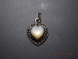 925 Heart With Pearl Or Nakar Heart Pendant. Please See Picture For Details - £26.30 GBP