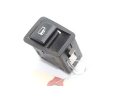 00-05 BMW 323i 3 SERIES Rear Right Passenger Side Window Control Switch F4138 image 5