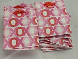 Pack of 29 Gift Paper Bag Medium 5.5&quot; x 4.5&quot; XOXO Pink, Red, White Red H... - $283.33 MXN