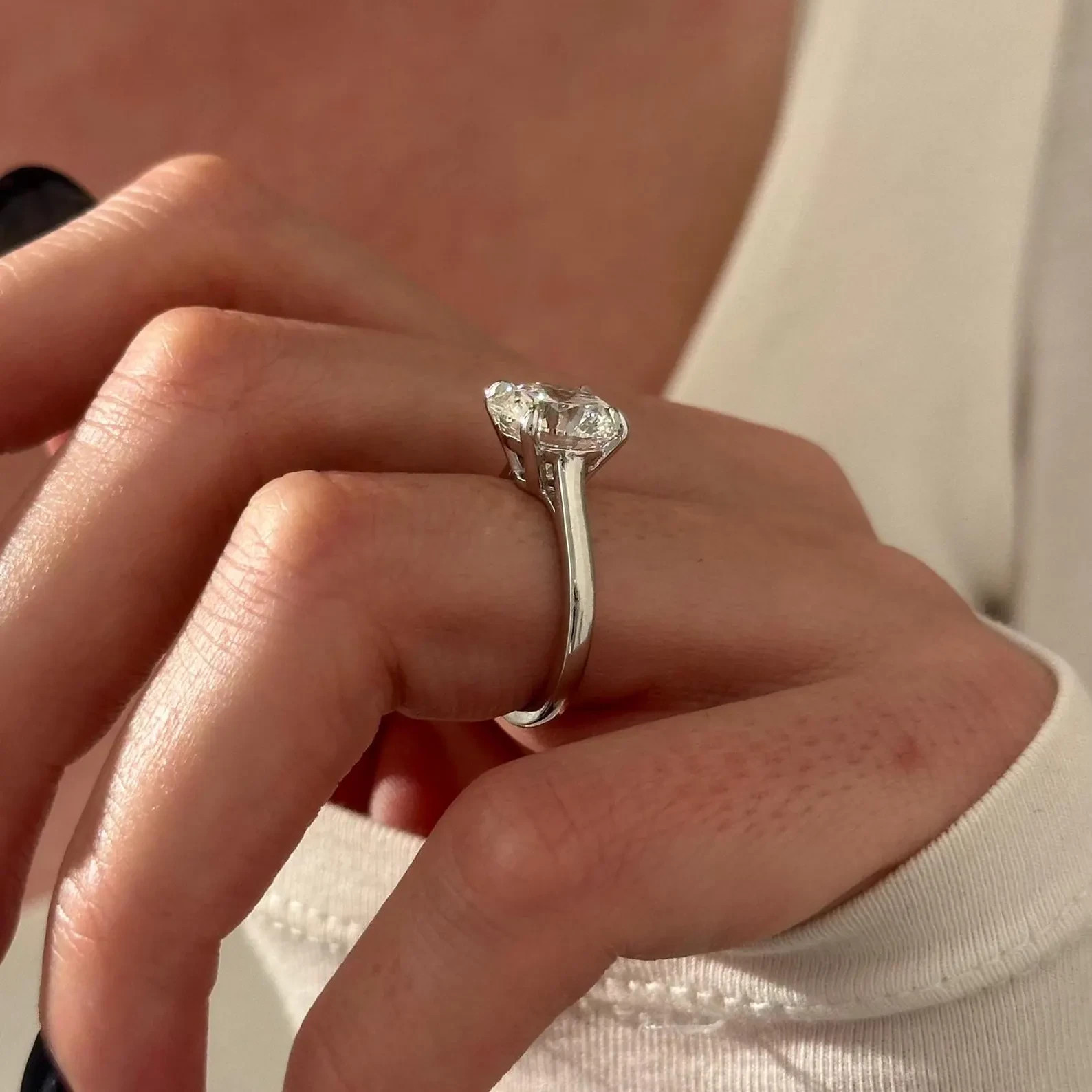 4 Carat E VVS2 Round Brilliant Diamond Cathedral Engagement Ring in White Gold Item image 3