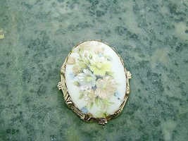 Vintage Floral Cabochon Brooch White Pastel Flowers Multicolor Gold Tone Pin 2&quot; - £17.73 GBP