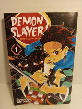 Book Manga Demon Slayer Kimetsu no Yaiba Volume 1 - £10.63 GBP