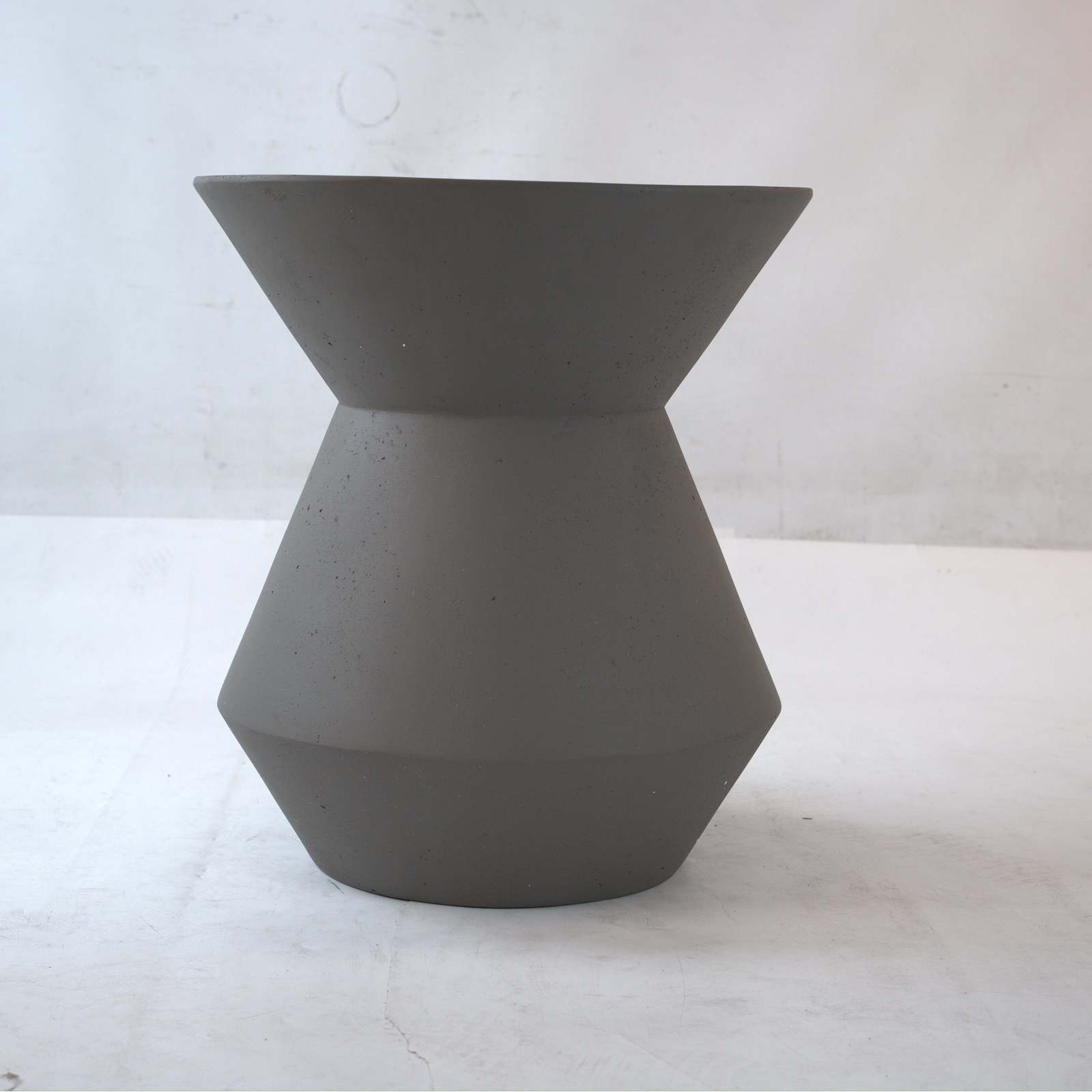 Modern Patio Accent Table: Sturdy & Stylish Item image 8