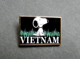Vietnam Veteran Snoopy Peanuts Lapel Pin Badge 1 inch - £4.49 GBP