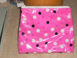 make-up bag Elizabeth Arden pink new - $31.00