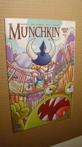 MUNCHKIN 1 *NM+ 9.6 OR BETTER* BOOM COMICS DUNGEONS DRAGONS 2ND PRINT - $75.39 MXN